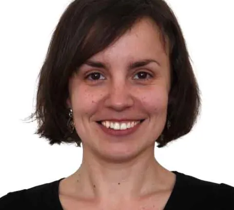 Fátima-Lopez_62x80mm_rgb.jpg Fátima-Lopez_62x80mm_rgb.jpg