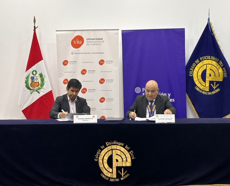 VIU-Colegio de Psicólogos del Perú ceremonia de firma