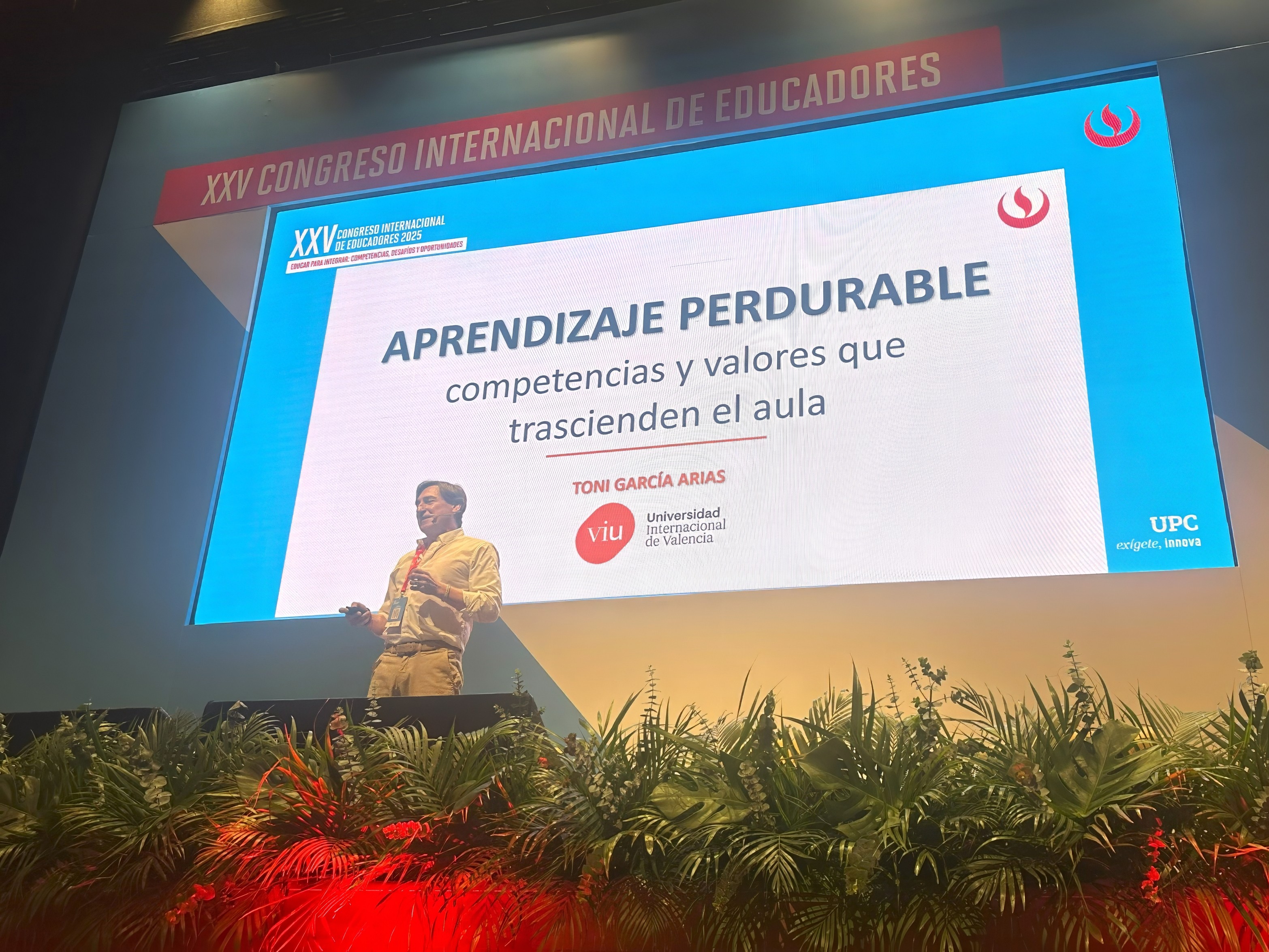 Ponencia Toni García Arias en el XXV Congreso Internacional de Educadores celebrado en Perú