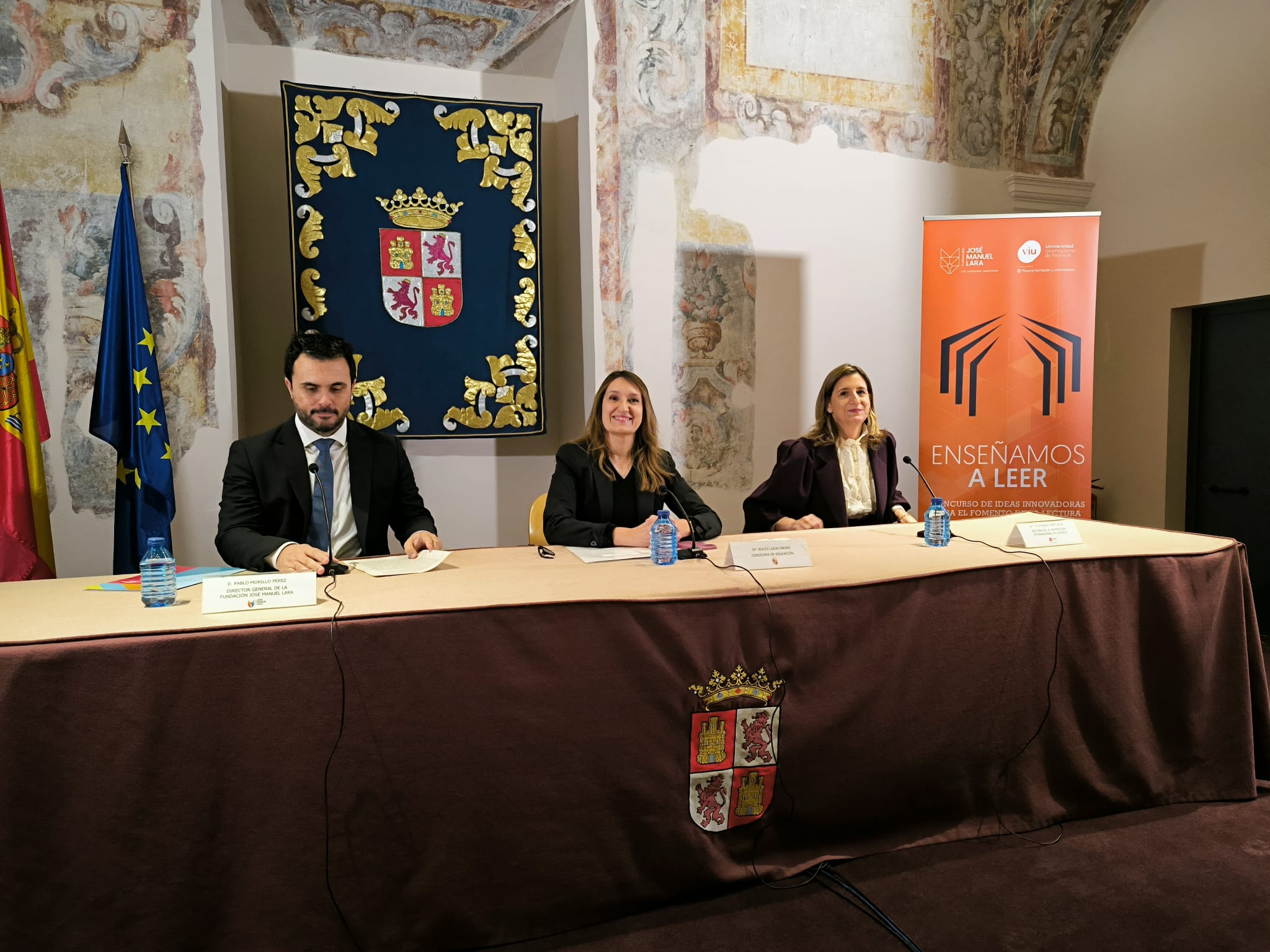 De izq. a der.: Pablo Morillo Pérez, director general de la Fundación José Manuel Lara; Rocío Lucas Navas, consejera de Educación de Castilla y León; y la Dra. Eva María Giner Larza, rectora de la Universidad Internacional de Valencia.