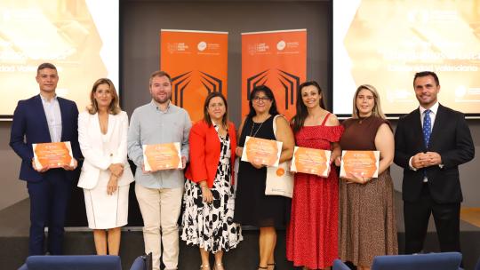 Entrega Premios EAL CV - Ganadores junto a autoridades